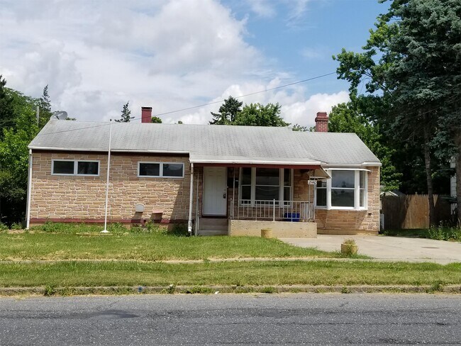 Photo - 2140 Catasauqua Rd House