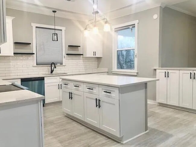 Kitchen - 3394 Spottswood Ave Unit 3394 Spottswood Avenue