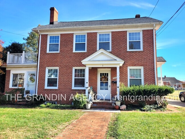 Building Photo - 2803 Burton Ave NW