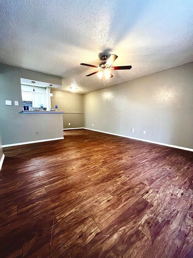 Ashleye Village Apartments Lake Dallas, TX