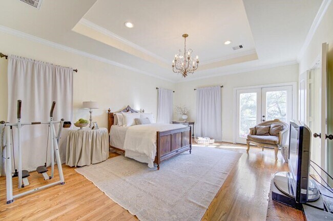 Photo - 1326 W Bell St