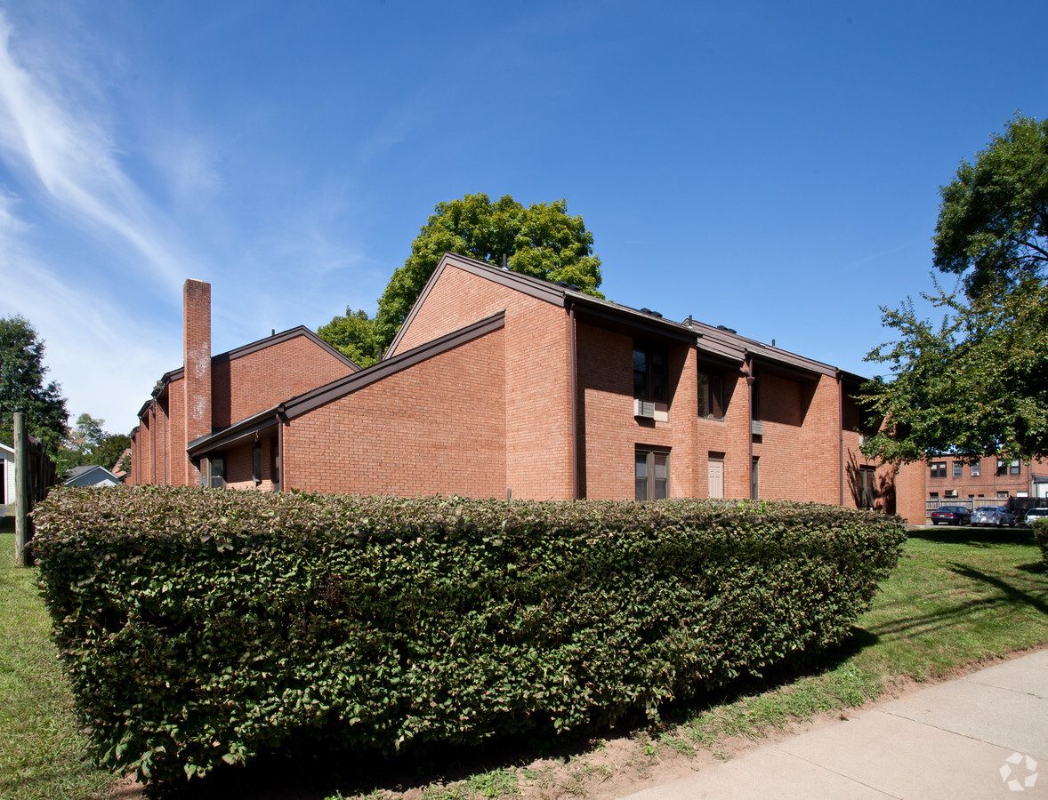 Elm Grove Apartments - Elm Grove Apartments