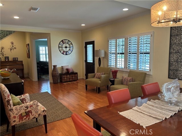 Photo - 5323 Huddart Ave