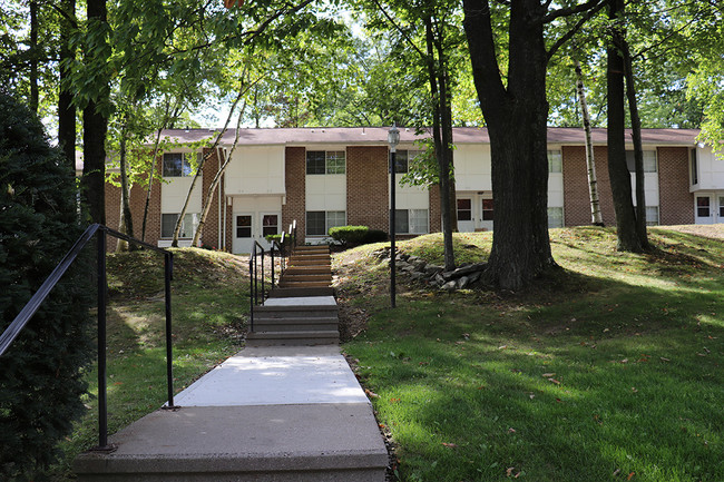 Morgan Manor - Morgan Manor Apartments