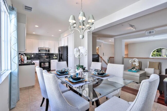 Photo - Beautiful Well Maintained 3 Bedroom 2.5 Bath Santa Clara Townhome