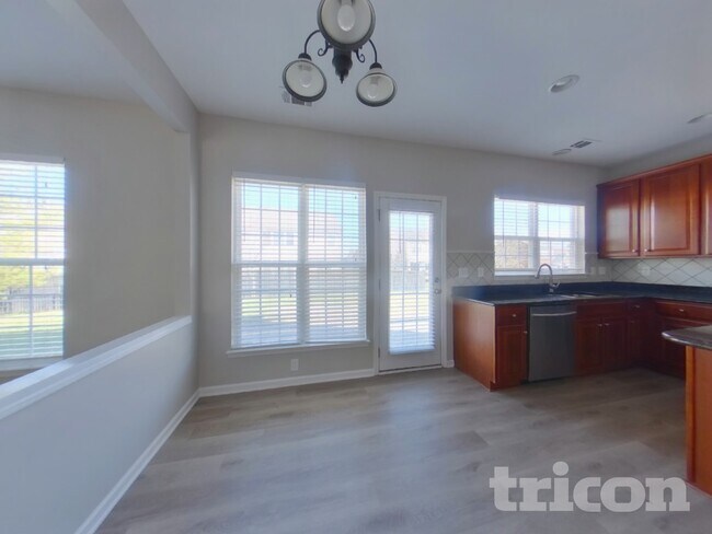 Photo - 2020 Universe Ct