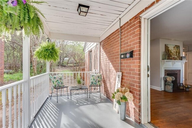 Photo - 388 Ashley Ave NE