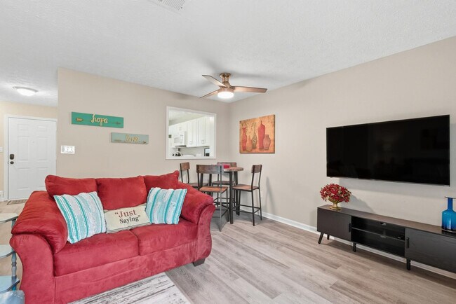 Photo - 1108 S Barnett Shoals Rd Unidad ID1335912P