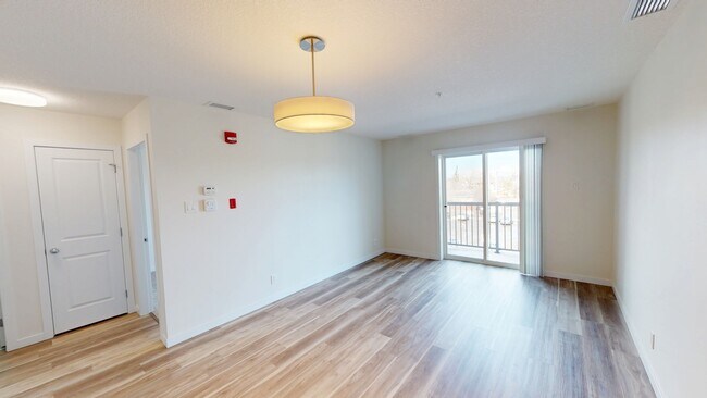 Photo - 10101-10101 101 Ave Unit 403