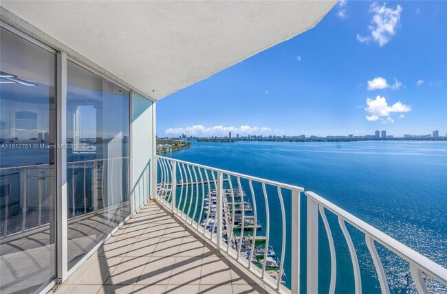 Building Photo - 7601 E Treasure Dr Unit 1920