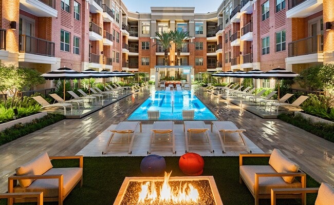 Building Photo - 160 Birdsall St Unit 2313