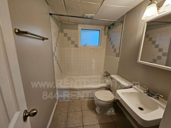 Photo - 2619 S St James Blvd