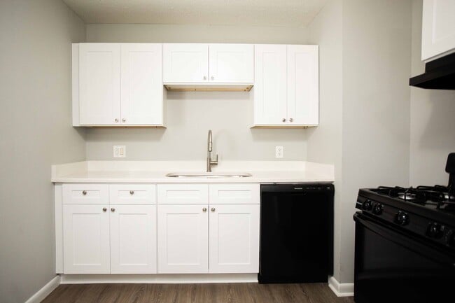 Photo - 3 bed, 1 bath home, fully updated!