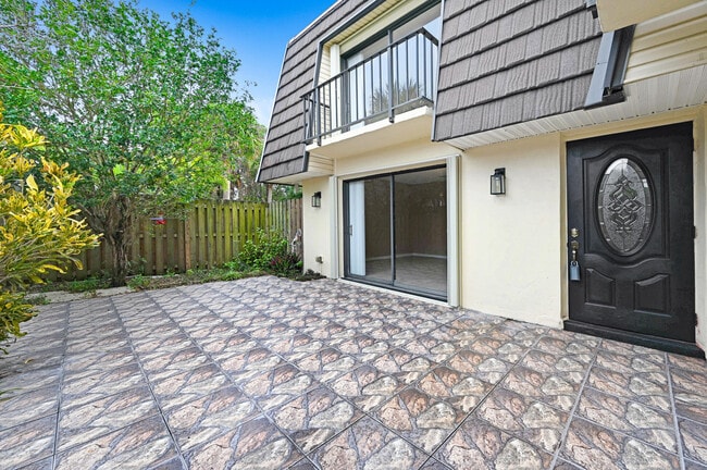 Photo - 2111 Vista Oaks Cir NE