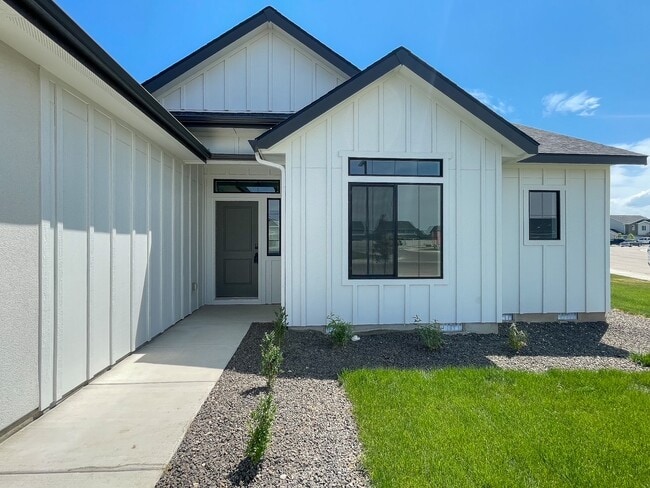 Photo - 12633 Dovekie St