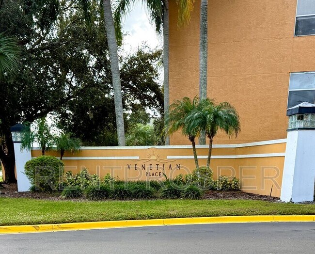 Building Photo - 4532 Commander Dr Unit #2118