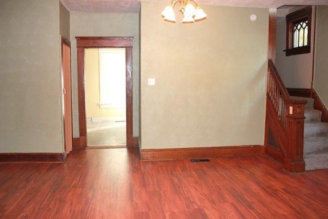 Photo - 283 W 5th St