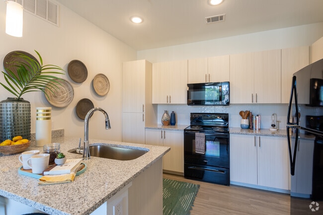 1BR, 1BA - 586SF - Leander Park