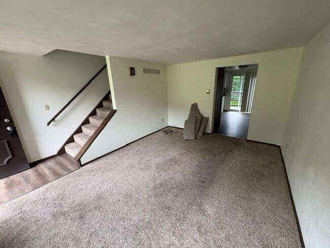 649-655 Robbins Station Road
