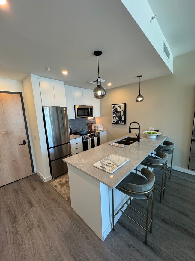 Building Photo - 120 NW 31st St Unit A2