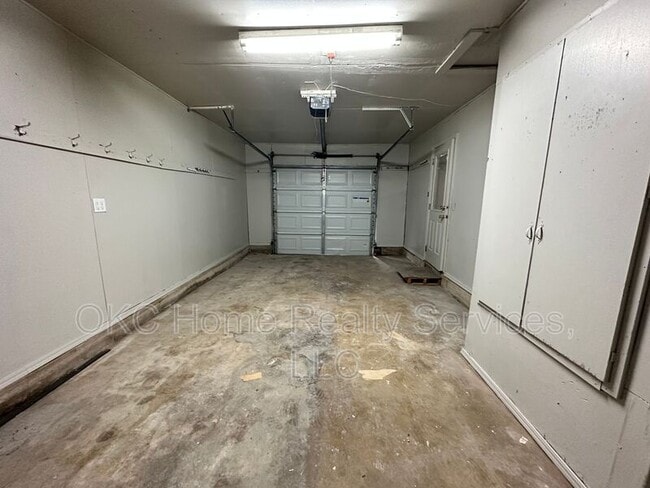 Photo - 1706 Surrey Pl