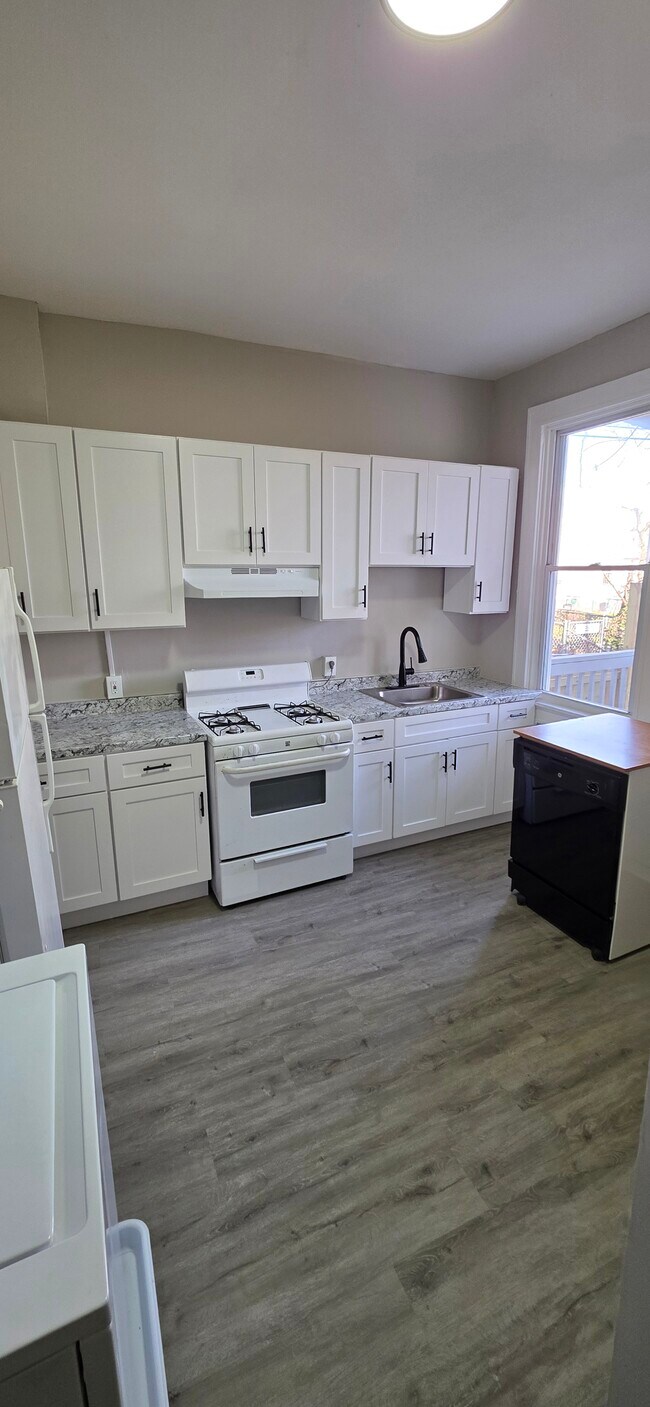 Photo - 1411 Bloomingdale Rd