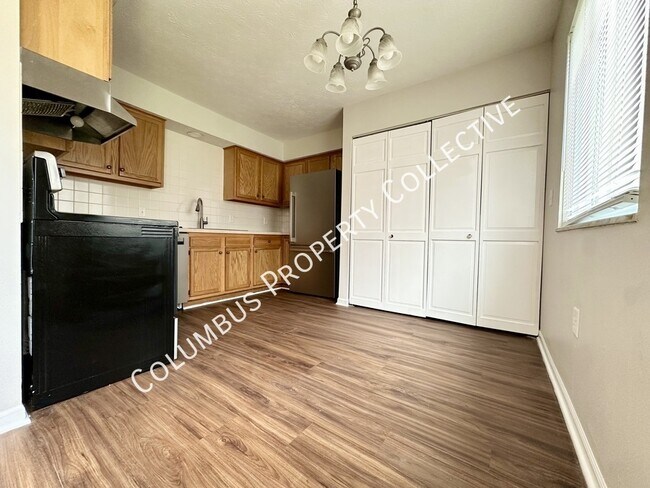 Photo - 906 S Spring Rd