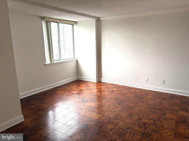 Photo - 501 Slaters Ln Unit 413