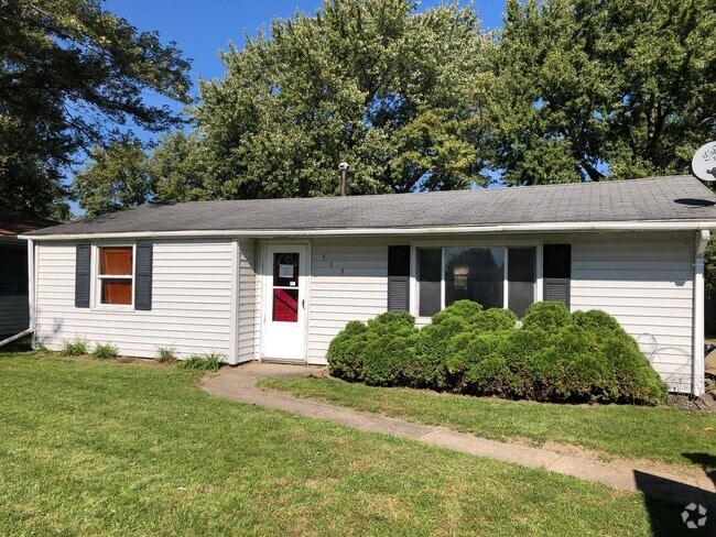 Building Photo - Check out this 2-Bedroom Beautiful House!