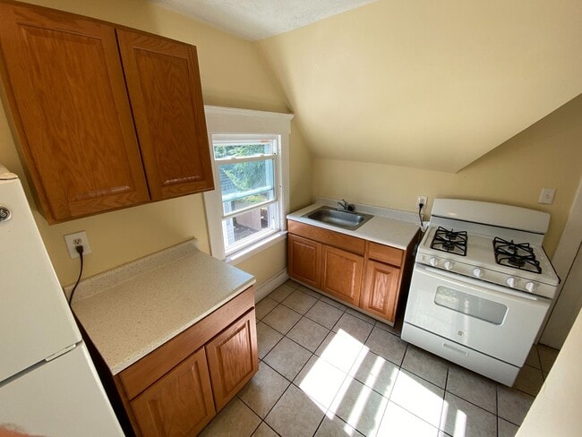 Photo - 396-398 Ellsworth Ave Unit 3rd Floor