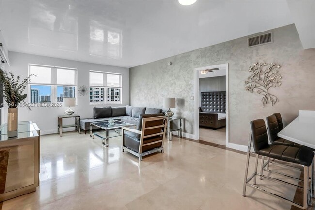 Building Photo - 20000 E Country Club Dr Unit 1209