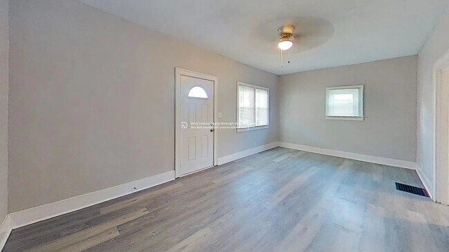Photo - 1138 Lillian Ave
