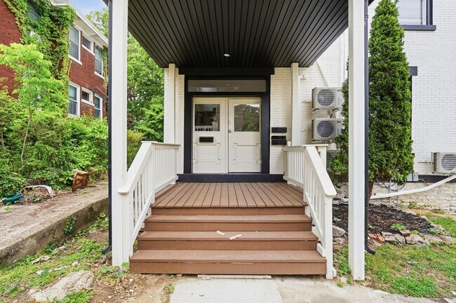 Photo - 568 Hale Ave Unit #2