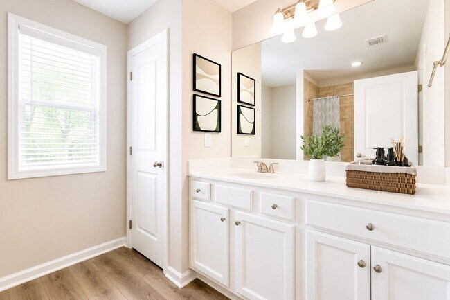 Photo - 36 Agonia Ln