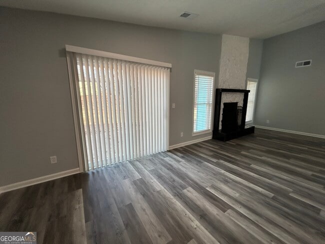 Photo - 1259 Millstream Trail NW