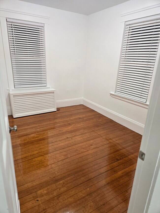 31 Ceres St Unit 2R