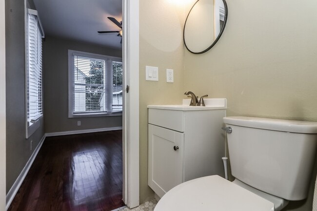 Building Photo - 4715 Avenue P 1/2