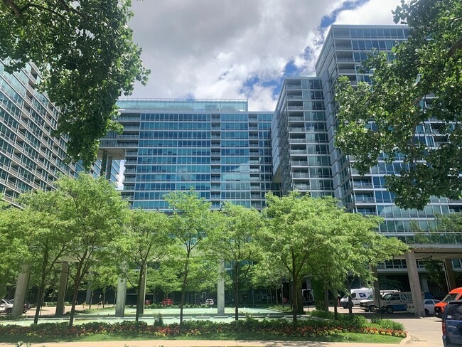 Building Photo - 9655 Woods Dr Unit 1208