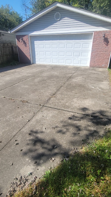Photo - 102 Glissade Dr