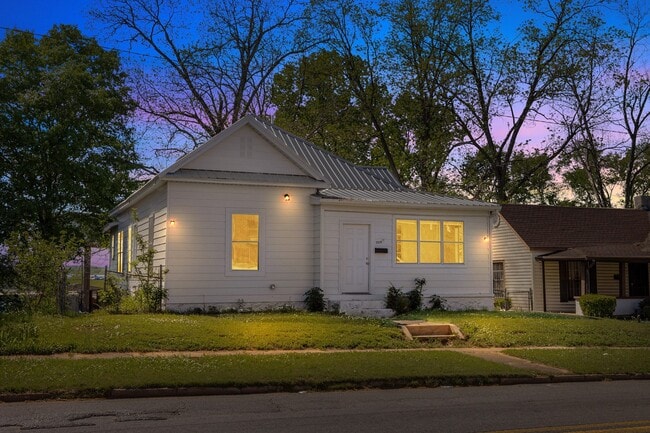 Photo - 2028 Avenue V