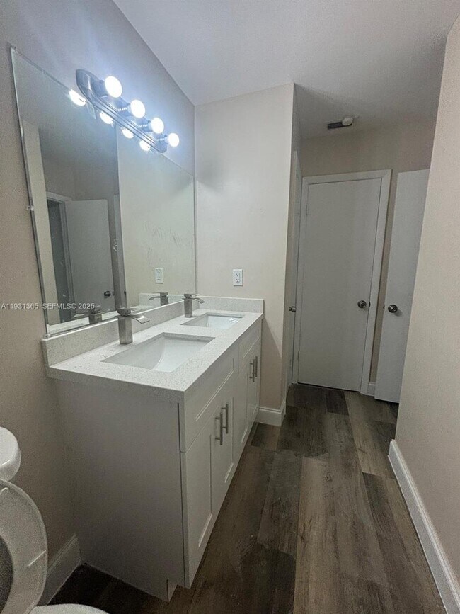 Photo - 3033 NW 43rd Ave Unidad 106