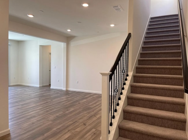 2144 Brave Hawk Loop