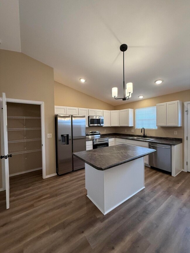 Photo - 202 Ruby Ln