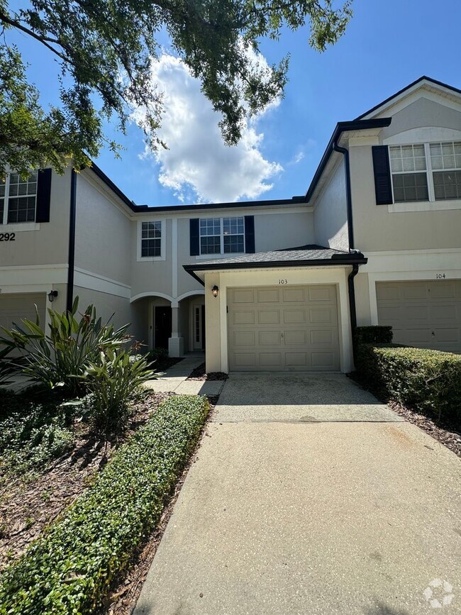 Building Photo - 2 BED / 2.5 BATH Townhome