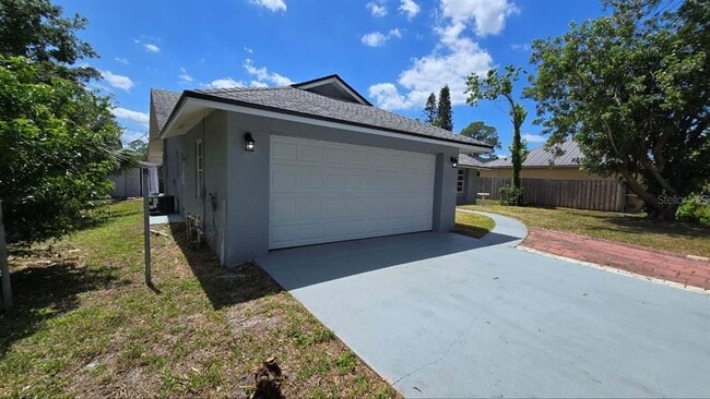 Photo - 34 Emerson Dr NW