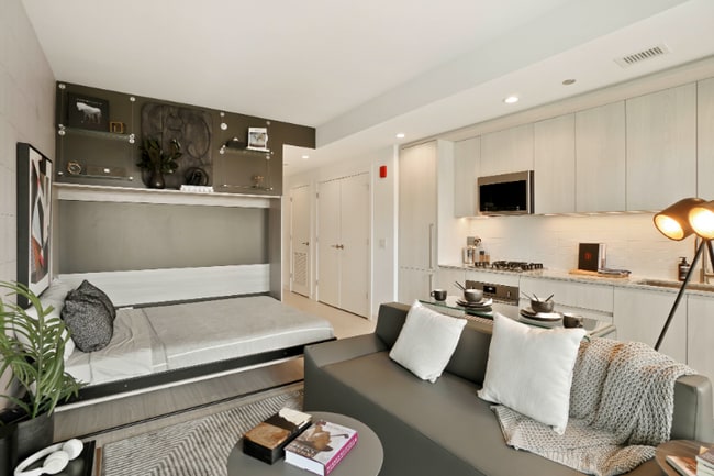 Photo - 341 N Halsted St