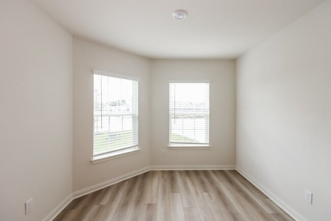 Photo - 26828 Steinbeck Dr