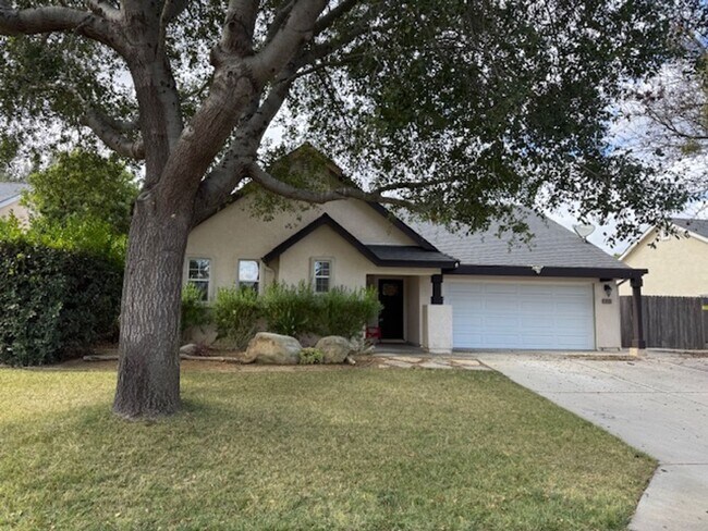 541 Fairchild Ln