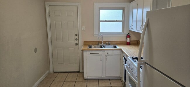 Photo - 1910 Wood Ave