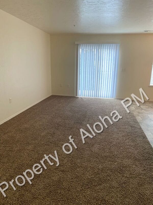 Photo - 1031 W Pine Ave